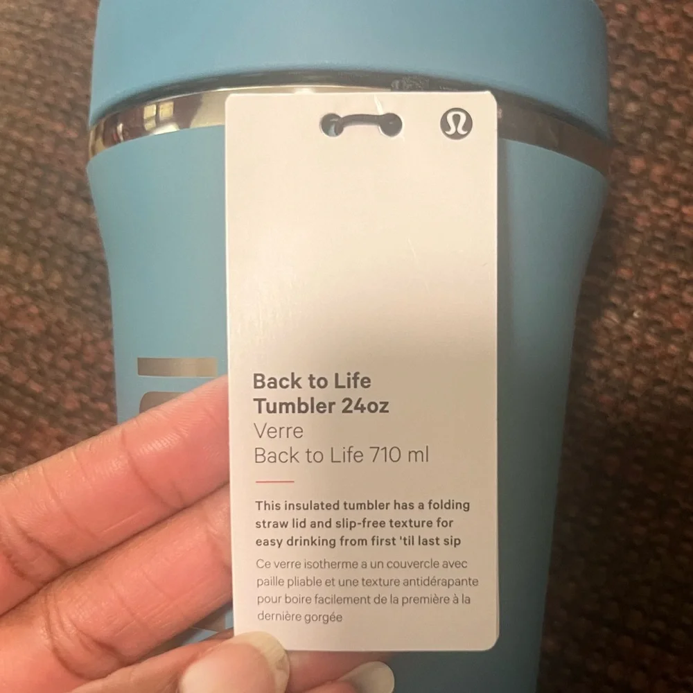 🍋 NWT Lululemon Back To Life Tumbler 24 oz - Marlin Blue